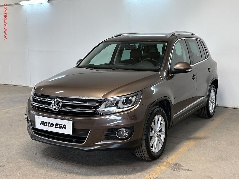 Volkswagen Tiguan (2011) 2.0 TDi 4x4, ČR, Sport, DSG - fotka 3 z 16