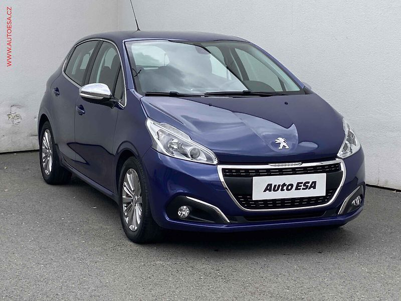 Peugeot 208 (2017) 1.2 PT, Allure, navi - fotografie inzerátu