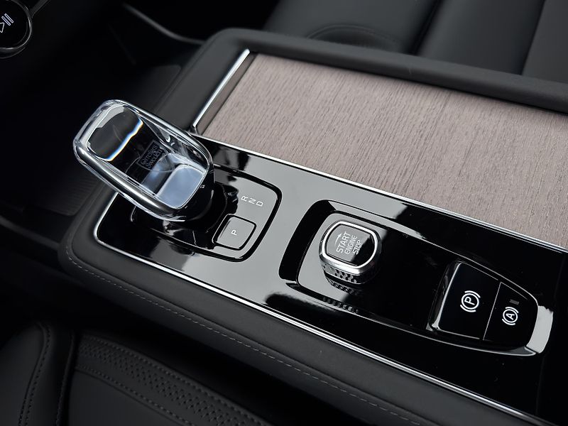 Volvo XC90 (2026) B5 AWD AUT BRIGHT PLUS 7-míst - fotka 23 z 24