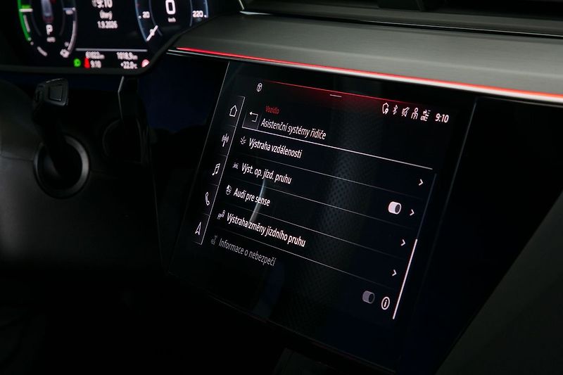 Audi e-tron 55 300kW Matrix Pano NV Tažné - fotka 39 z 47