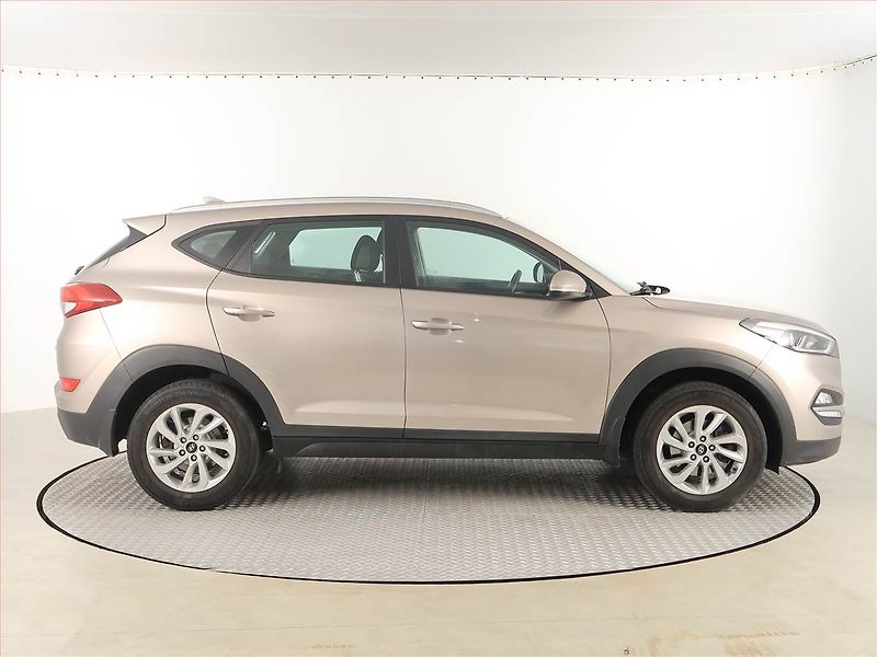 Hyundai Tucson (2018) 1.6 GDI, Navi, Tempomat - fotka 6 z 18