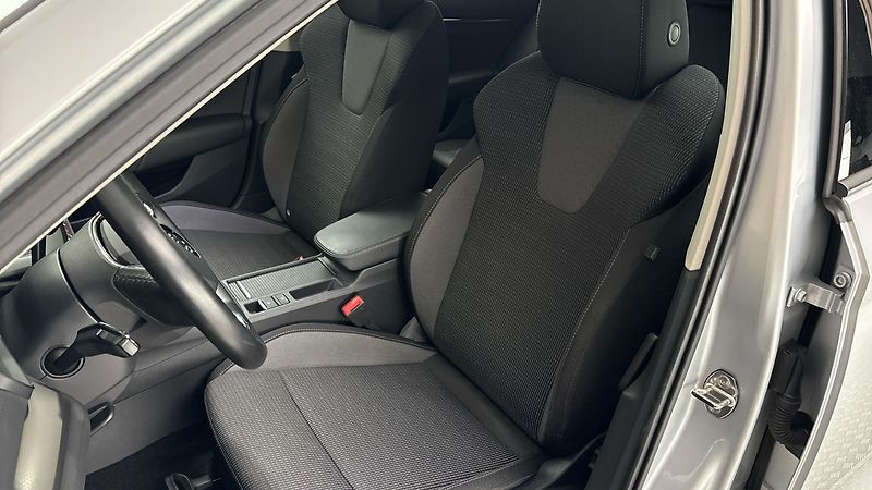 Škoda Octavia 2.0 TDI Ambition Combi - fotka 15 z 24
