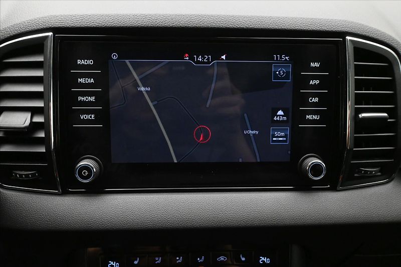 Škoda Karoq 1,6 TDI 85 kW Ambition Záruka - fotka 19 z 30