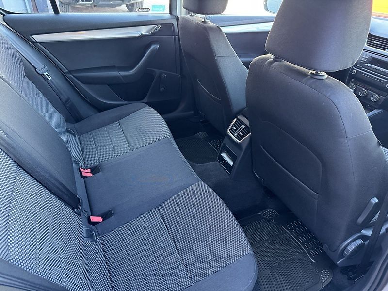 Škoda Octavia (2013) 2.0TDi  Klima Tempomat BT - fotka 20 z 45