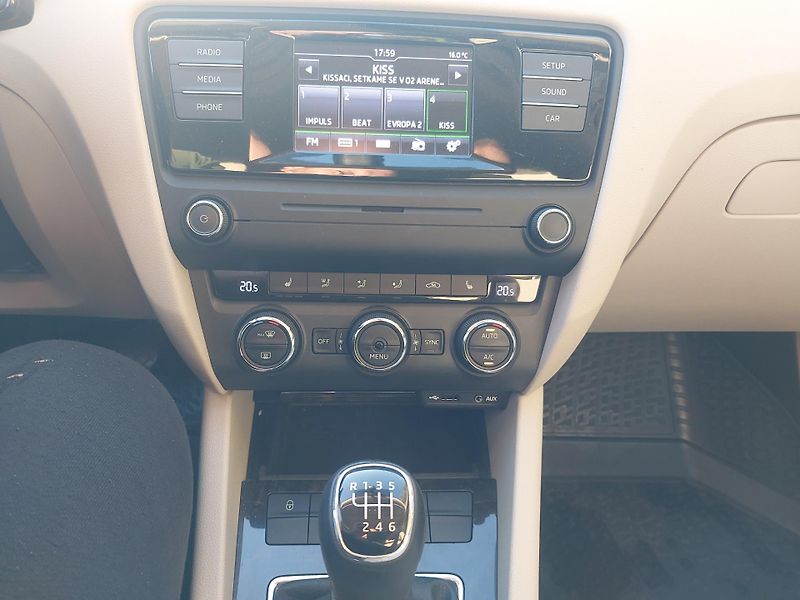 Škoda Octavia (2016) 46tis km, tažné, původ ČR - fotka 31 z 36