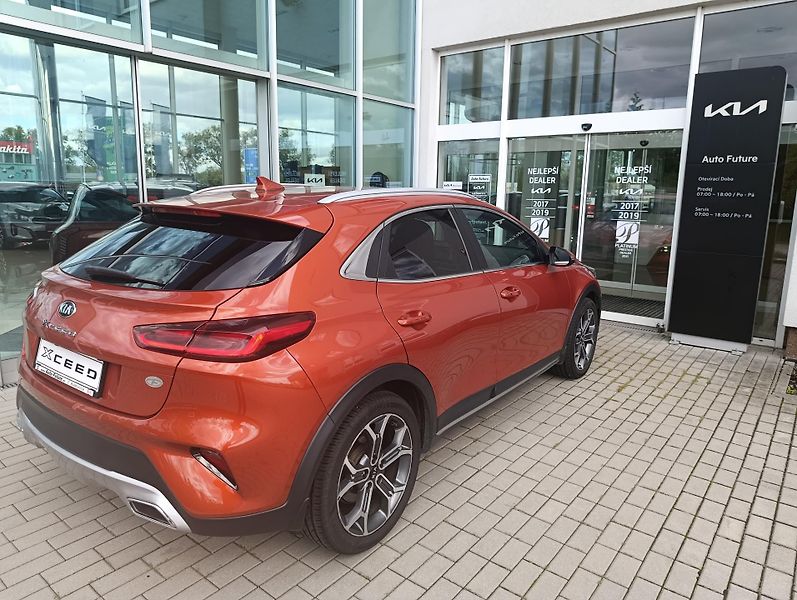 Kia XCeed (2019) 1,4T-GDI TOP - fotka 6 z 11