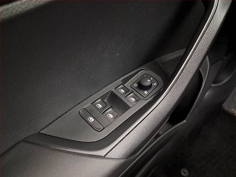 Škoda Karoq (2021) Sportline 1.5 TSI - fotka 22 z 30