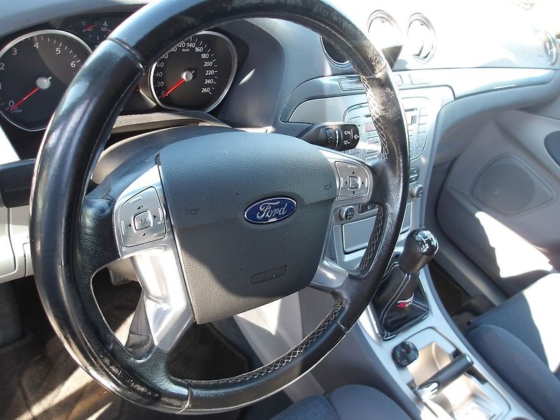 Ford S-MAX 2,0i 107kW ! KRASAVEC !!! - fotka 16 z 32