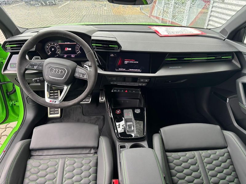 Audi RS 3 (2025) Keramické brzdy , akrapovič  - fotka 11 z 14