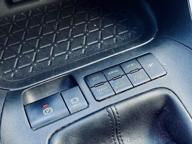 Toyota RAV4 2,0 AWD Comfort - fotka 25 z 27