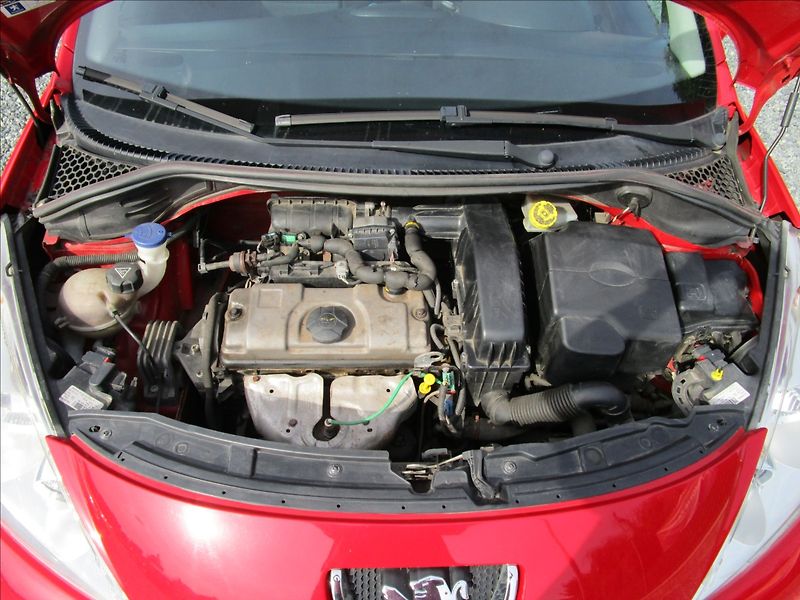 Peugeot 207 1.4i 54kW - fotka 32 z 35
