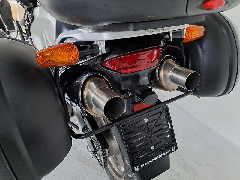 Honda XL 1000 V Varadero (2000) - fotka 13 z 17