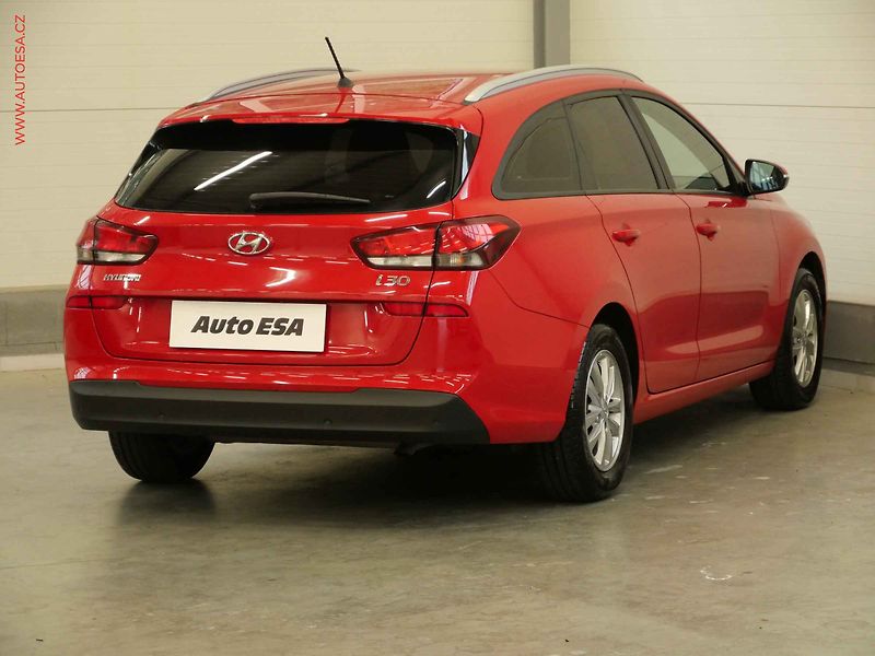 Hyundai i30 (2017) 1.0T-GDi, ČR, AC, temp - fotka 4 z 19