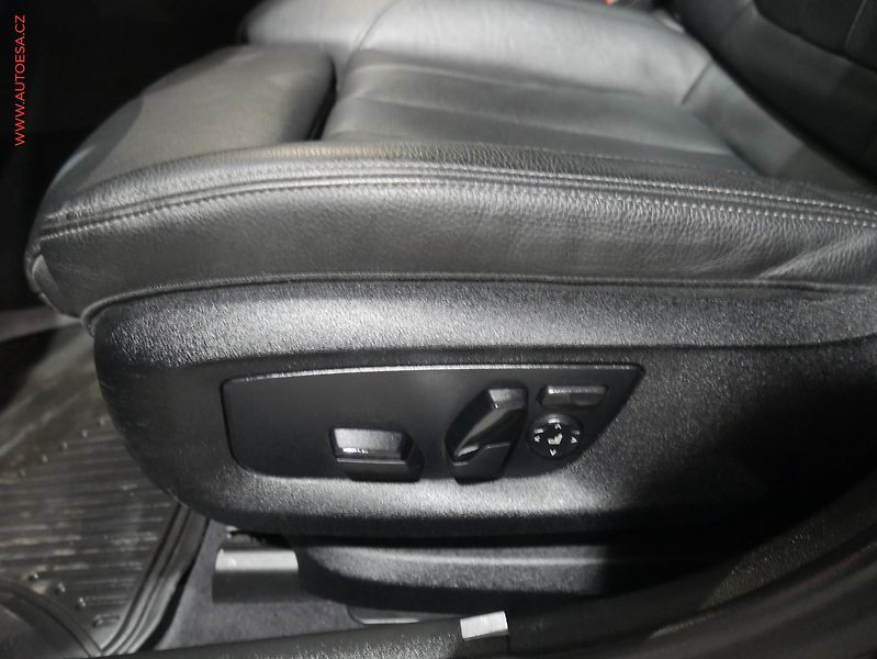 BMW Řada 5 (2017) 2.0d 520xd, AT, LED, panor - fotka 12 z 24