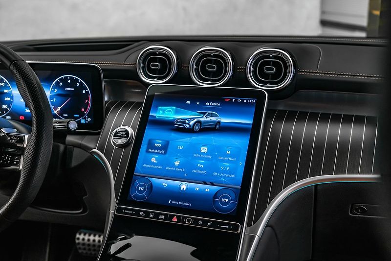 Mercedes-Benz GLC AMG 4M Nappa HuD - fotka 17 z 22