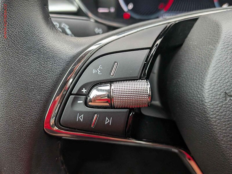 Škoda Fabia (2021) 1.0 TSi, 1.maj,ČR, LED, NAVI - fotka 12 z 20