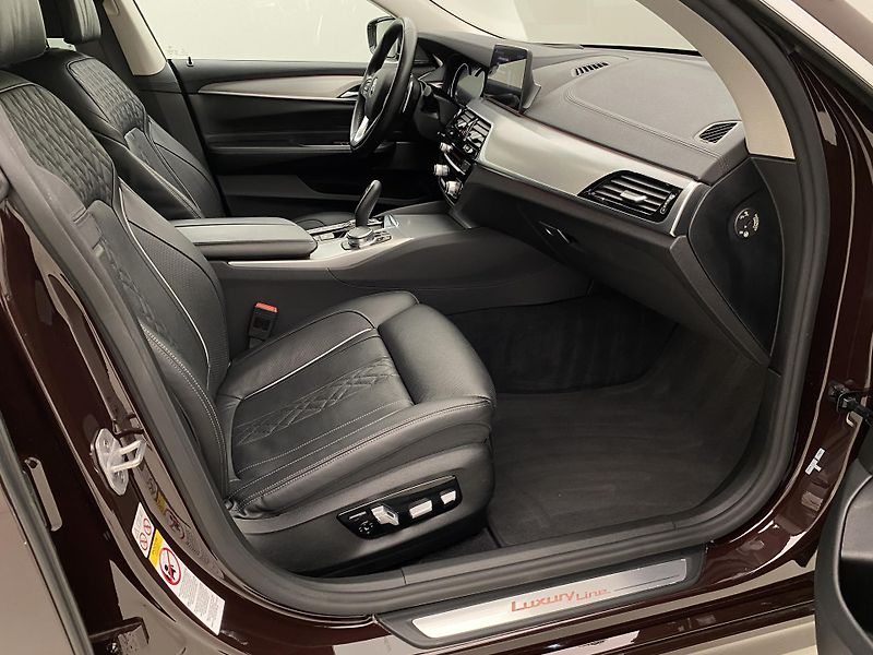 BMW Řada 6 640i GT Luxury Line REZERVACE - fotka 23 z 71