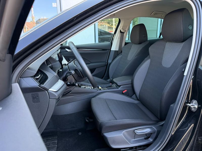 Škoda Octavia Selection 2.0 TDI 110kw DSG - fotka 8 z 27
