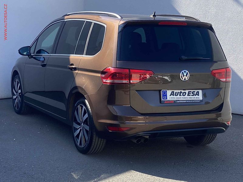 Volkswagen Touran (2015) 1.4 TSi, Highline, DSG, LED - fotka 5 z 18