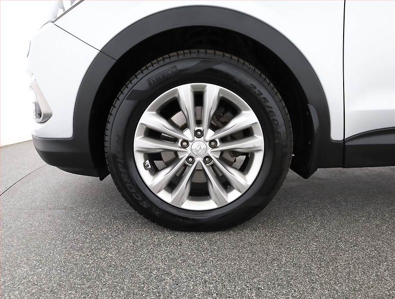 Hyundai Santa Fe (2017) 2.2 CRDi Blue, 4X4, Automat - fotka 16 z 16