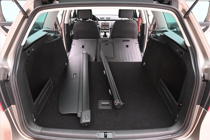 Volkswagen Passat 2,0 TDI 103kW Business Edition - fotka 11 z 31