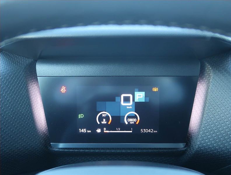 Citroën C4 (2022) 1.5 BlueHDi, Automat - fotka 11 z 17