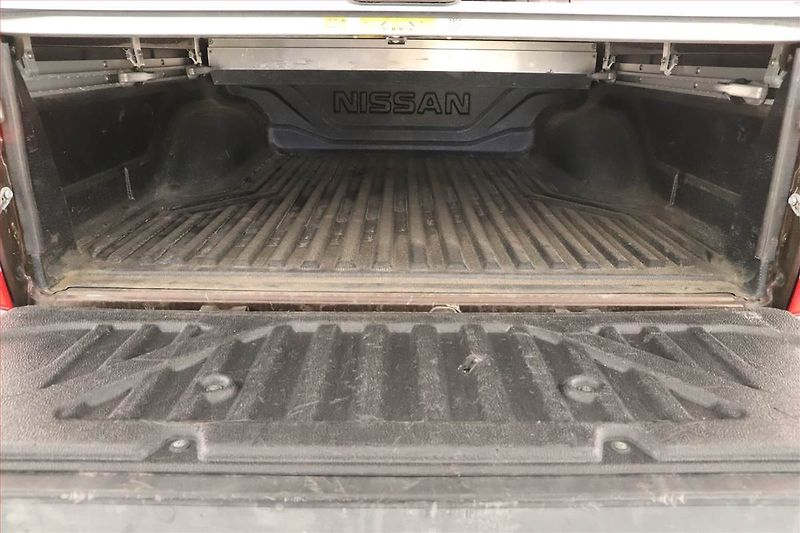 Nissan Navara (2019) 2.3 dCi, Navigace, Xenony - fotka 25 z 27