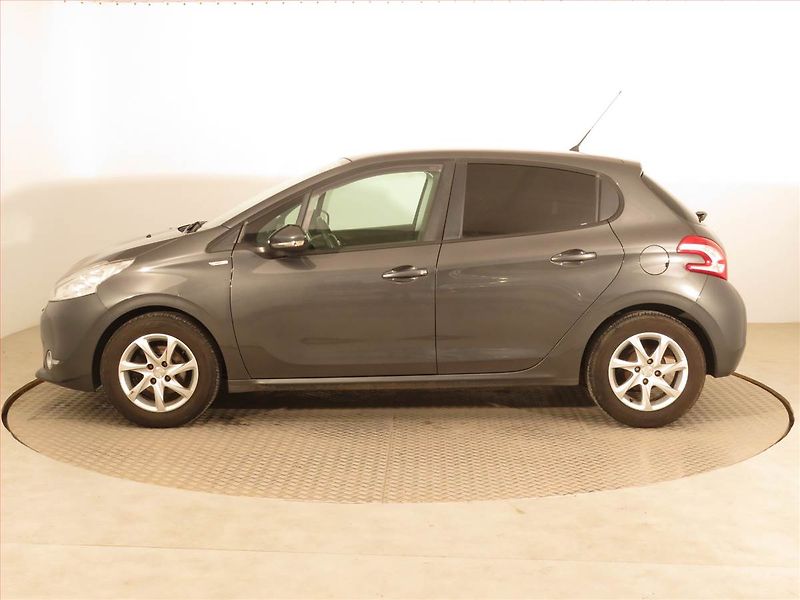 Peugeot 208 (2014) 1.2 PureTech, Serv.kniha - fotka 3 z 15