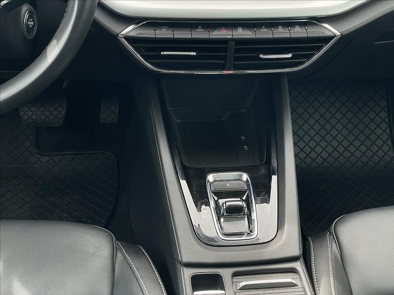 Škoda Octavia 2,0 TDI DSG Style MatrixLED - fotka 12 z 22