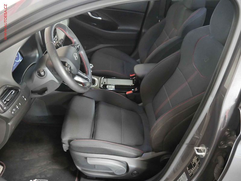 Hyundai i30 (2025) 1.5 T- GDI, 2.maj,ČR, LED - fotka 9 z 21