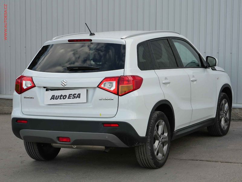 Suzuki Vitara (2017) 1.6 VVT, Comfort, kamera, - fotka 4 z 23