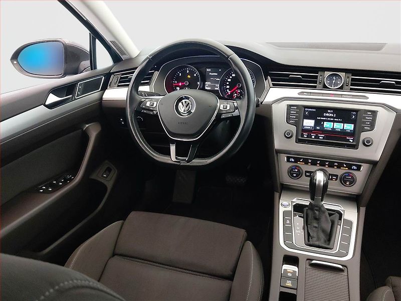 Volkswagen Passat (2015) 2.0 TDI, Automat, Serv.kniha - fotka 7 z 19