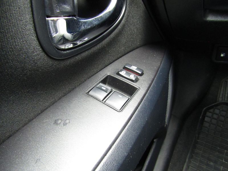 Toyota Avensis (2010) 1.6 16V  97kW  ZIMNÍ PNEU - fotka 29 z 37