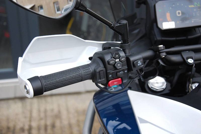 CFMOTO (2026) 700MT Adventure WHITE - fotka 17 z 25