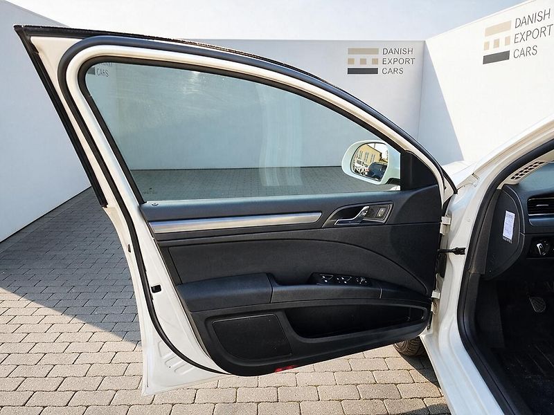 Škoda Superb 1.4 TSI 92 kW,TAŽNÉ,SERVISKA - fotka 12 z 40