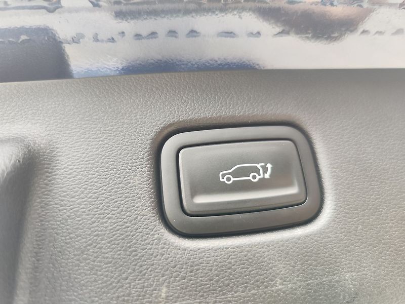 Hyundai Kona EV/65kWh N-Line Premium AT - fotka 10 z 38