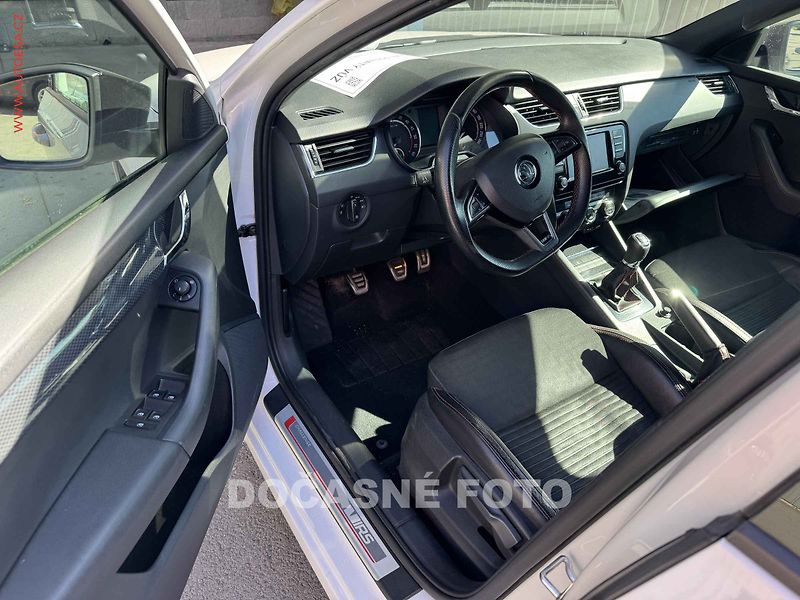 Škoda Octavia (2016) 2.0 TDi, navi, bixen - fotka 3 z 3