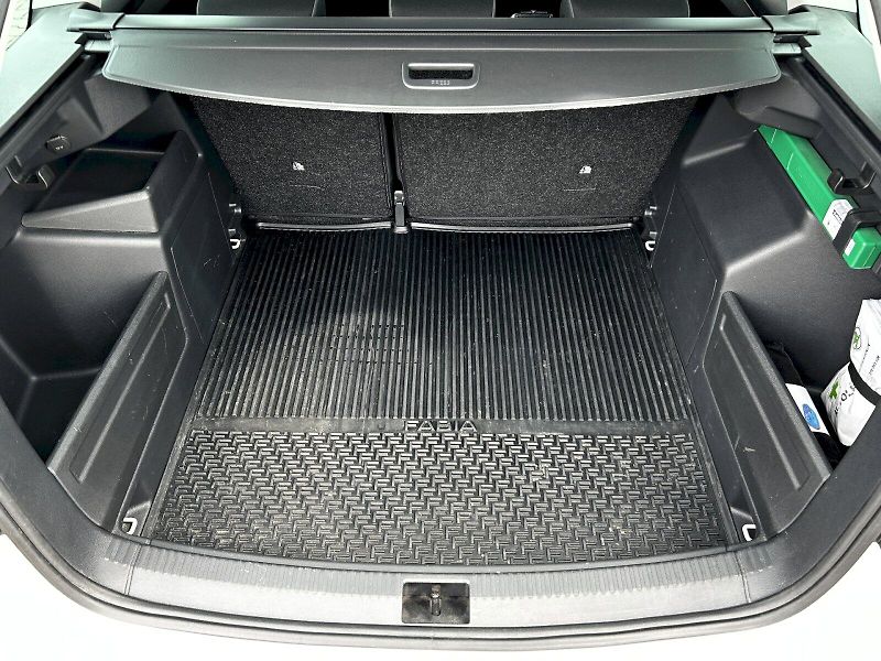 Škoda Fabia (2018) Combi 1.0 TSI 70kW MP5 Ambitio - fotka 27 z 31