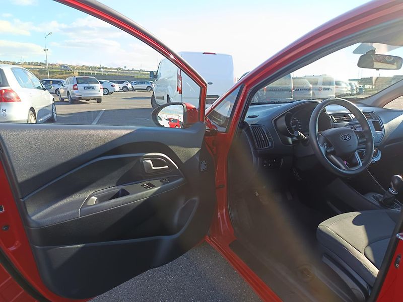 Kia Rio (2012) - fotka 7 z 32