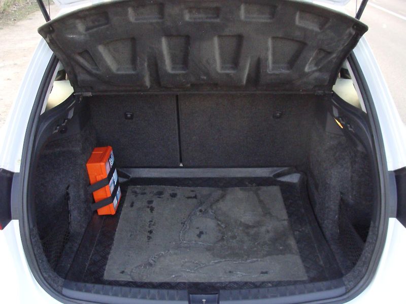 Seat Ibiza 1.2 HTP,51 kW,klima,nová STK - fotka 12 z 35