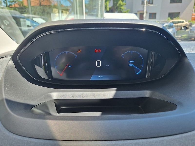 Peugeot Rifter (2026) ALLURE TURBO 110k MAN6 - fotka 13 z 23