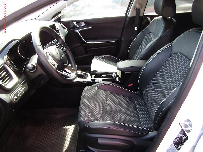 Kia XCeed (2023) 1.5 TGDi, ČR, AT, navi - fotka 9 z 19