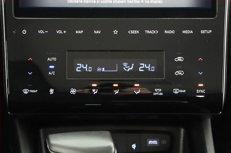 Hyundai Tucson (2023) 1.6 T-GDI 48V MHEV - fotka 13 z 20