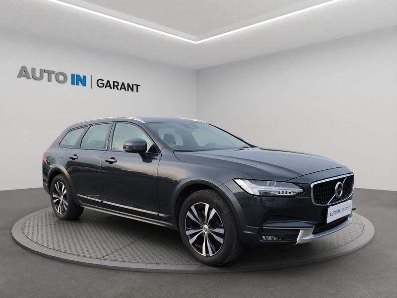 Volvo V90 (2019) CROSS COUNTRY D4 4x4 2.0 140kW - fotka 3 z 28