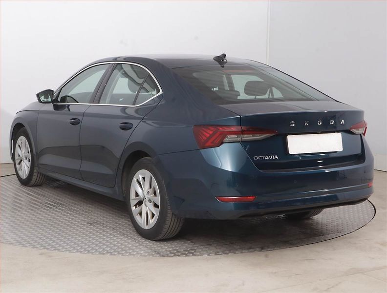 Škoda Octavia (2023) 2.0 TDI - fotka 4 z 16