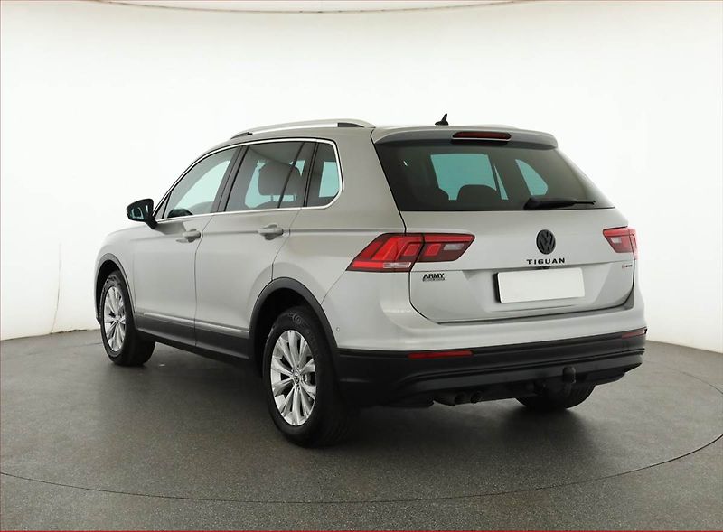 Volkswagen Tiguan (2018) Comfortline 2.0 TDI, 4X4 - fotka 4 z 19