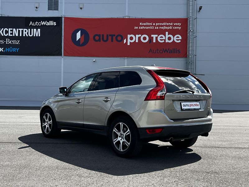 Volvo XC60 3.0 T6 AWD Aut. Summum TZ  - fotka 5 z 24
