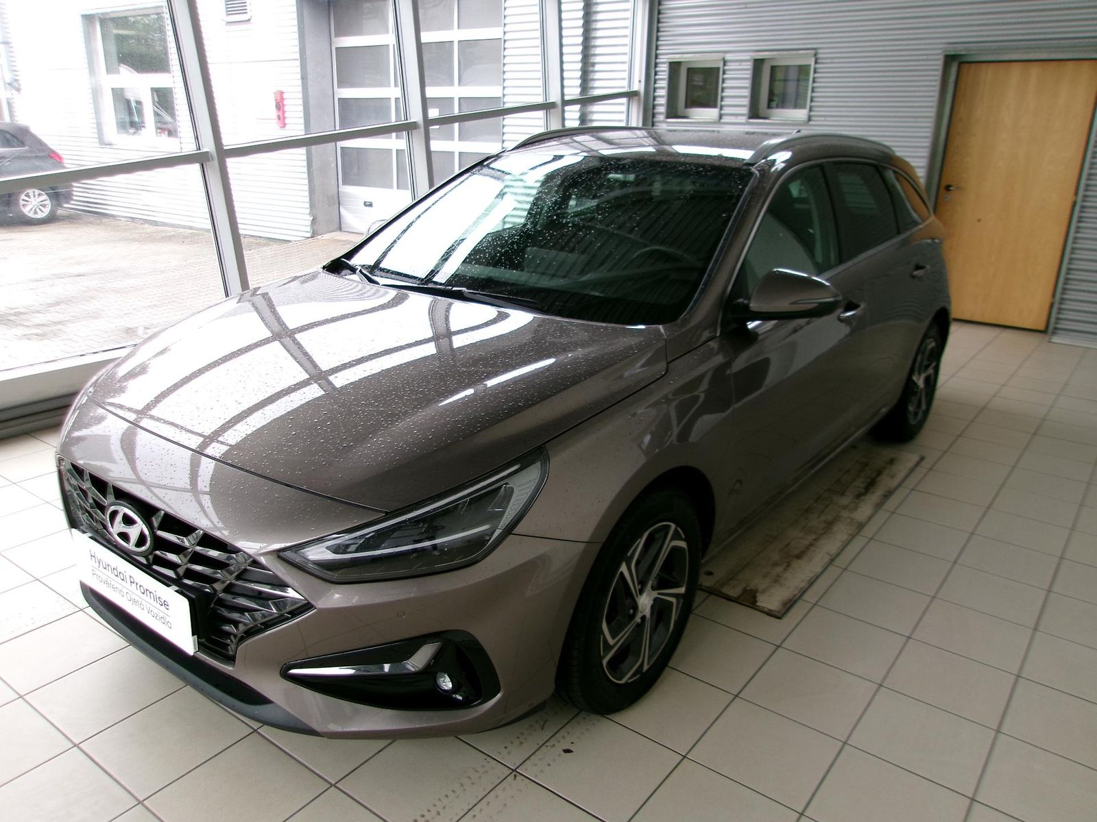 Hyundai i30 1.0T-GDi 88kW Smart + Navi