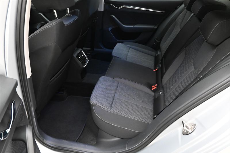 Škoda Octavia 2,0 TDI 110kW DSG Style Záruka - fotka 12 z 26