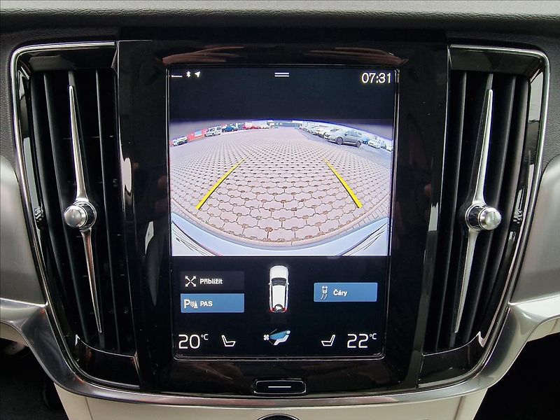 Volvo V90 2.0 D4 Momentum Pro,ČR,1.Maj. - fotka 28 z 50